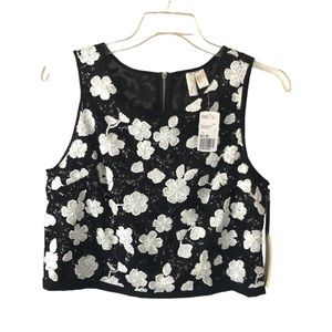NWT - Women's Forever 21 Exclusive Black/White Sequined Floral Tank Top. Size L